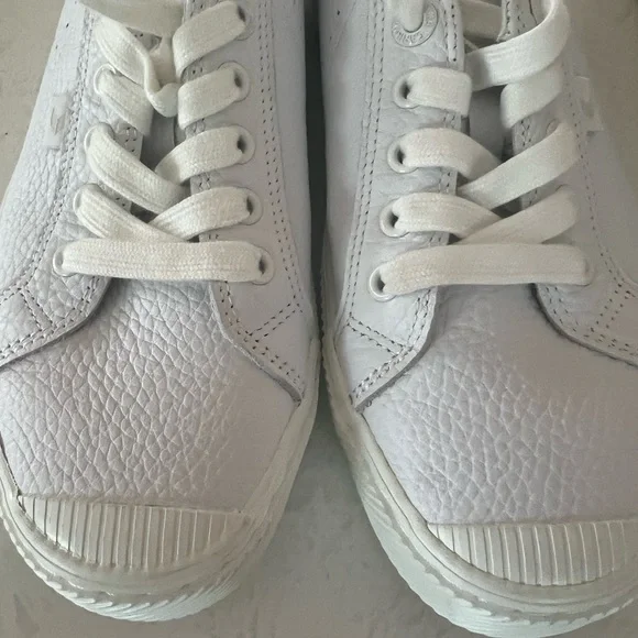 White Women's Sneakers Cariuma - Picture 3 of 14